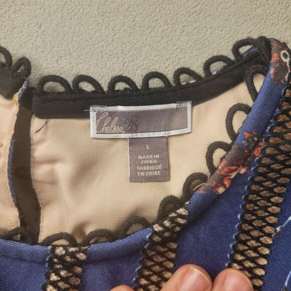 Chelsea 28 Blue Floral Dress Size Large - Picture 3 of 9